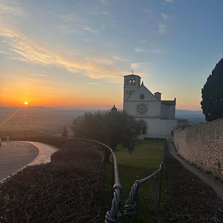 Monolocale L'Anfiteatro Romano Assisi Eksteriør bilde